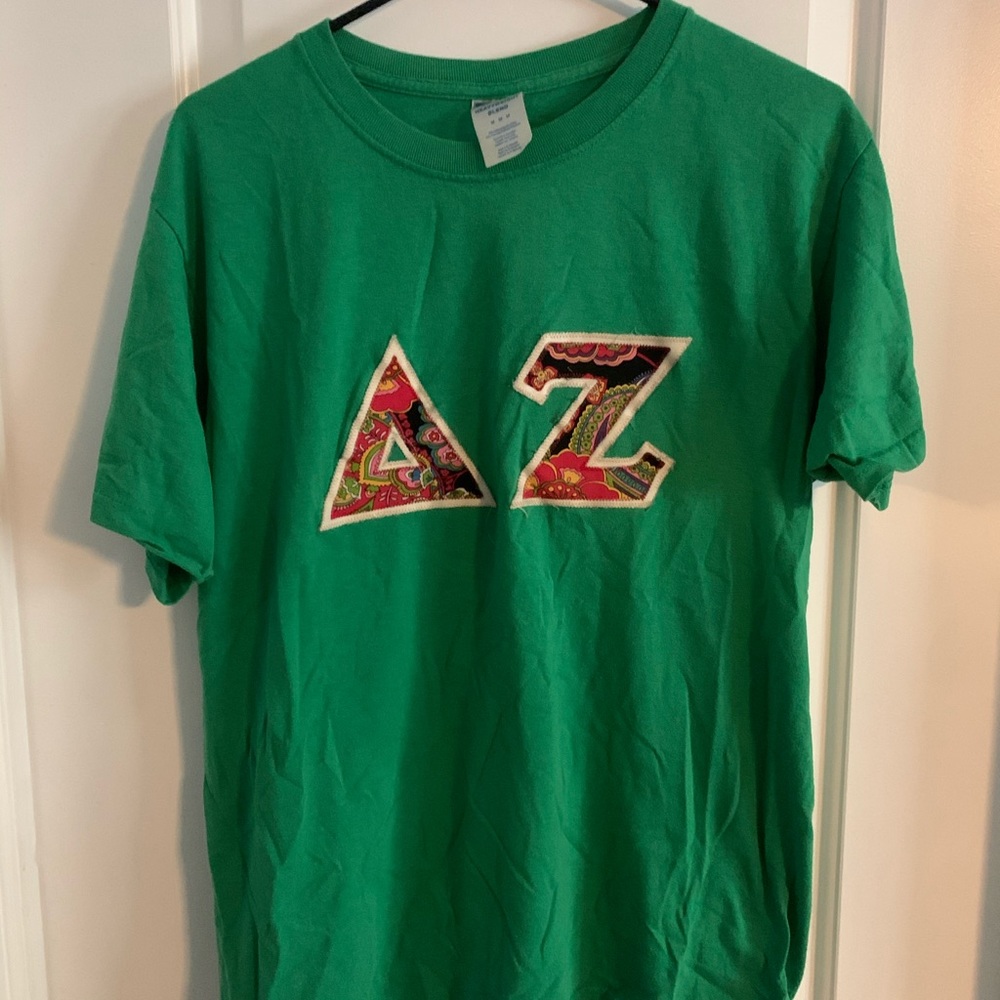 Delta Zeta t-shirt with Vera Bradley letters